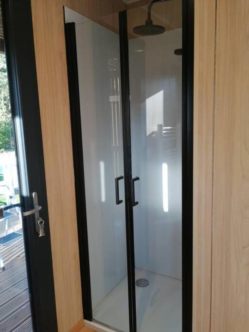 Joli Studio Indépendant En Bois Avec Jacuzzi Prive Fréjus Exterior foto